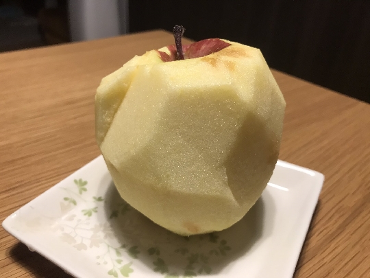 もう一回向いたりんご