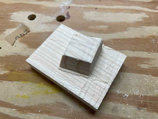 木彫り 溶けかけの氷 彫刻 絵の具