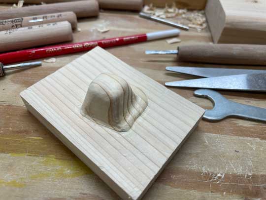 木彫り 溶けかけの氷 彫刻 絵の具