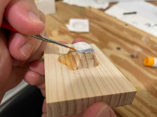 木彫り 溶けかけの氷 彫刻 絵の具