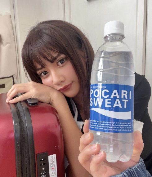 ヴィエンナ 自撮り 彼氏 ジュース