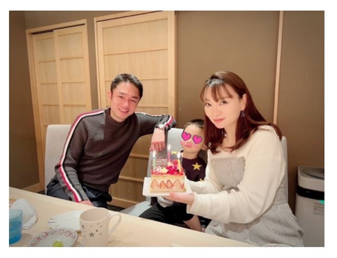 保田圭 小崎陽一 夫 息子 誕生日 現在