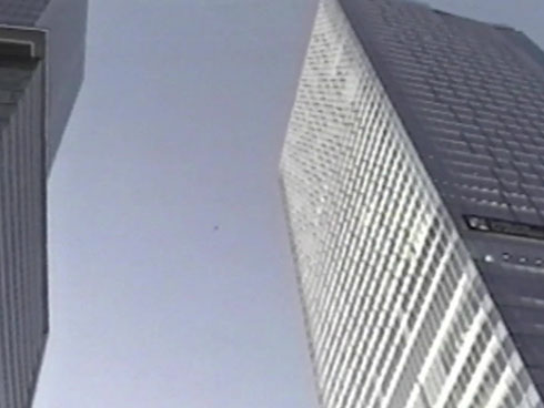 特別映像『緊急放送！未知の成分「ケルセチンゴールド」の謎』シーン2