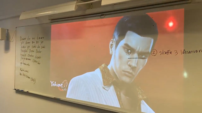 スウェーデンの若者はみんな知ってる!?　龍が如くのカラオケ曲「ばかみたい」授業で歌う風景に驚きの声