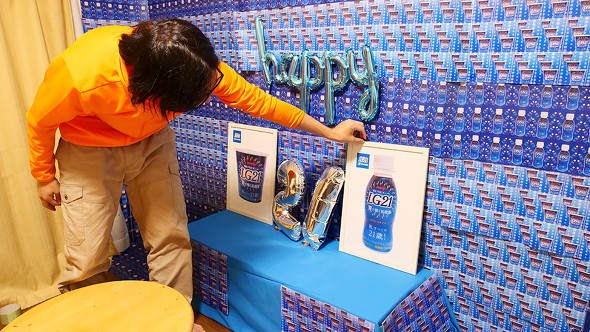 【PR】明治プロビオヨーグルトLG21 ／ LG21 発売21周年 限定パッケージ 花火 祭壇