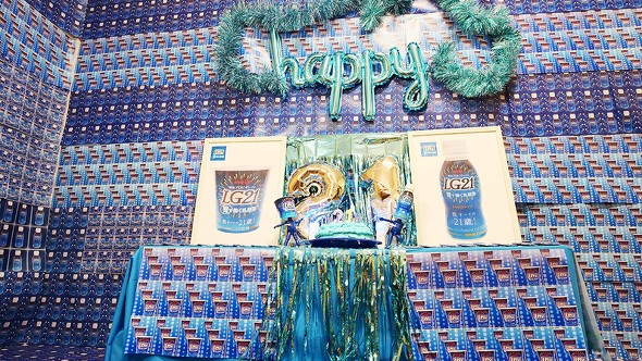 【PR】明治プロビオヨーグルトLG21 ／ LG21 発売21周年 限定パッケージ 花火 祭壇