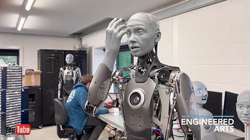 意識を手に入れたのか…？　リアルすぎる表情の人型ロボットを英国の会社が公開