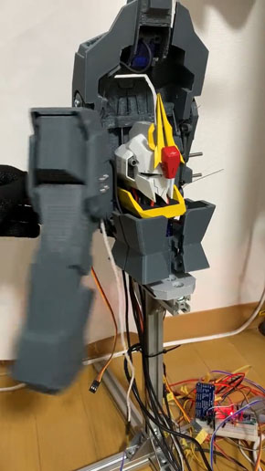 自動変形Zガンダム