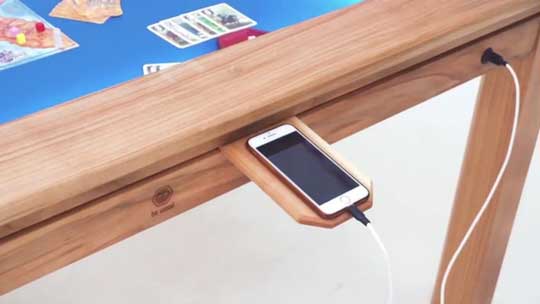 ゲーミングテーブル Kingmaker 木製 LEDライト 光る Kickstarter