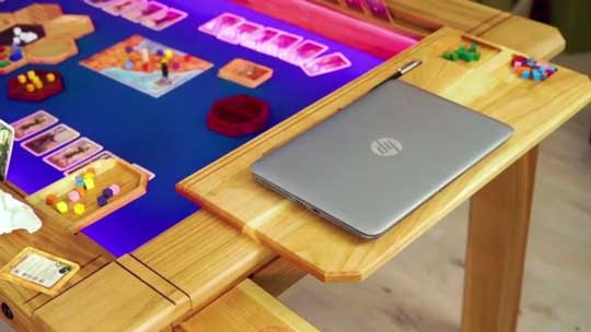 ゲーミングテーブル Kingmaker 木製 LEDライト 光る Kickstarter