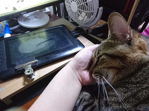 手にすり寄るドンくん 猫漫画 面白い 無料 ネコ かわいい 席を譲る メンコスケダモノ ノルウェージャン キジトラ