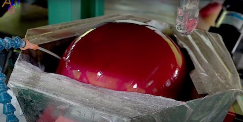 ボウリングの球の製造工程