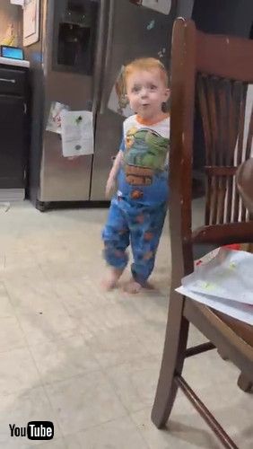 「Toddler Asks For Tacos || ViralHog」