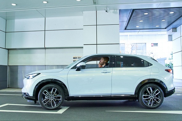 Honda VEZEL_Reply　ロイ