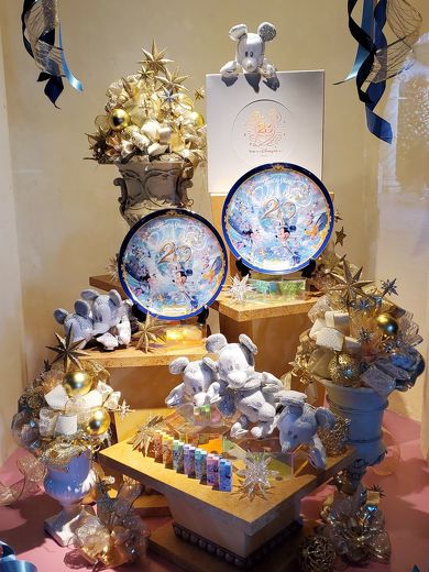 20周年の東京ディズニーシーで見つけた限定グッズ 通が押さえる
