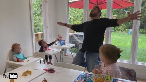 「Toddler and Triplets Have a Laugh at Lunch || ViralHog」