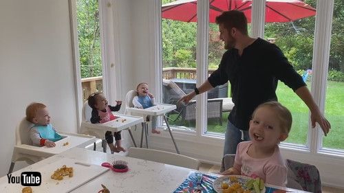 「Toddler and Triplets Have a Laugh at Lunch || ViralHog」