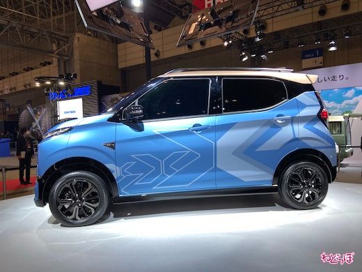三菱自動車 東京オートサロン2022 ブース 展示 車両 写真
