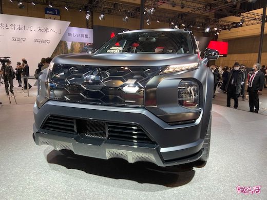 三菱自動車 東京オートサロン2022 ブース 展示 車両 写真