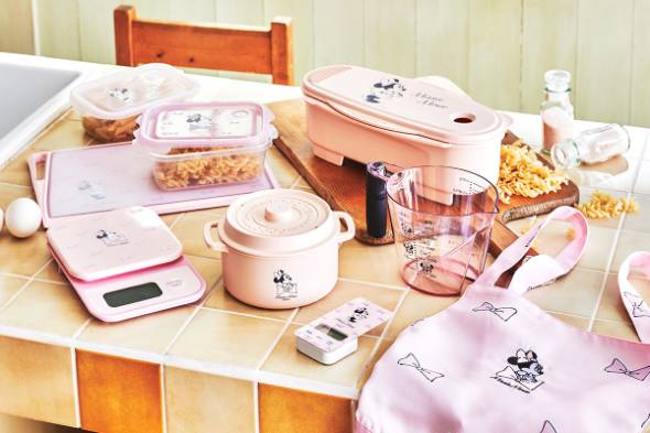「MINNIE’S KITCHEN」メインイメージ ディズニーストア MINNIE'S KITCHEN ミニーマウス リボン キッチングッズ かわいい