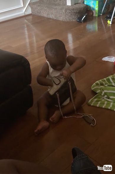 赤ちゃん baby かわいい いたずら 海外動画 ほっこり お金