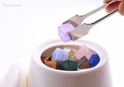 角砂糖みたいな鉱物の写真