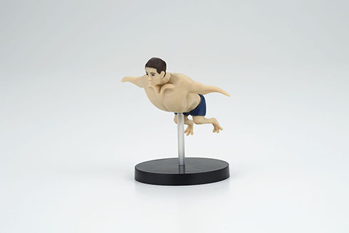 カプセルトイ「カメの甲羅はあばら骨」・ペンギン人間（右から）