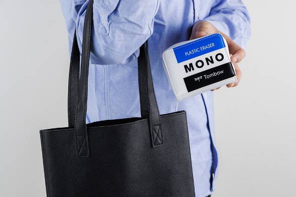 「モノ消しゴム柄のじゃばらカードケース」メインイメージ