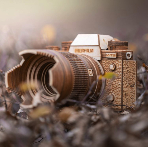 カメラの木製模型