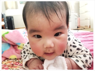 生後5カ月を迎えた白鳥さんの娘