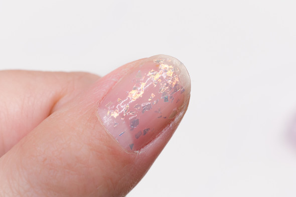 ミニネイル「トゥインクルマジック」を塗った爪のアップ