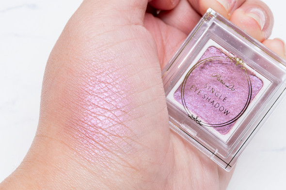 アイシャドウ「ユニコーンファンタジー」の発色をチェック