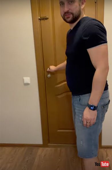 いたずら動画 海外 ロシア 子供 女の子 口紅 リップ