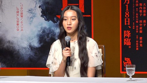 「牛首村」舞台挨拶でのKoki