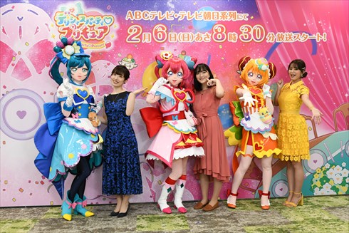 プリキュア役の菱川花菜、井口裕香、清水理沙
