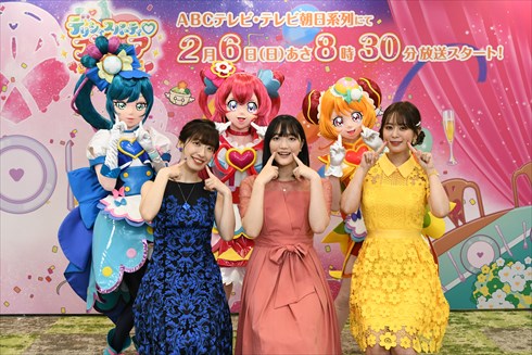 プリキュア役の菱川花菜、井口裕香、清水理沙