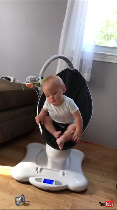 赤ちゃん うとうと 椅子 アメリカ