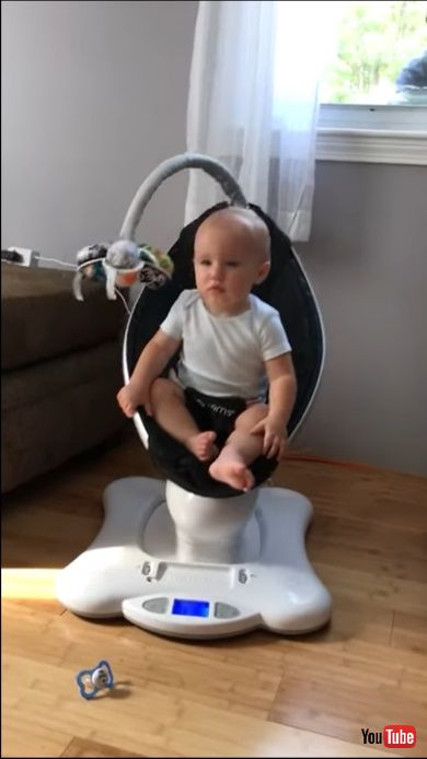 赤ちゃん うとうと 椅子 アメリカ