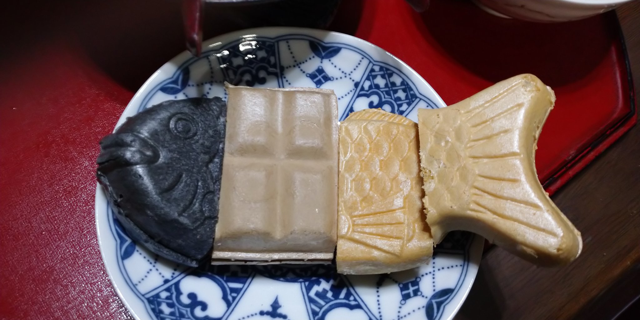 家族で分け合って完成した“キメラ鯛焼き”が禁断の錬金術の香り漂う　「腹筋バキバキ」「ニーナとアレキサンダーどこに行った？」