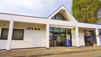 生瀬駅弁の淡路屋・柿の葉寿司