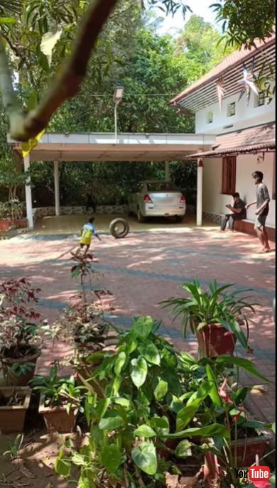 トリックシュートを決めた男の子