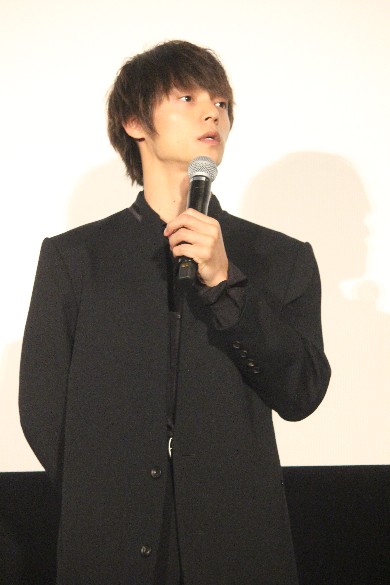 窪田正孝のソロショット