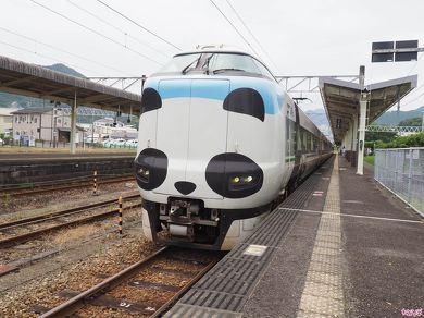 なぜ同じ駅なのに制服が変わるのか