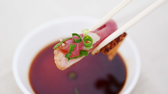 【PR】 PPIH ドン・キホーテ 情熱価格 白さ続く白 色褪せ知らずの黒 地主恵亮