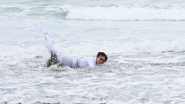 【PR】 PPIH ドン・キホーテ 情熱価格 白さ続く白 色褪せ知らずの黒 地主恵亮