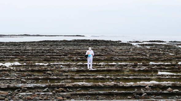 【PR】 PPIH ドン・キホーテ 情熱価格 白さ続く白 色褪せ知らずの黒 地主恵亮