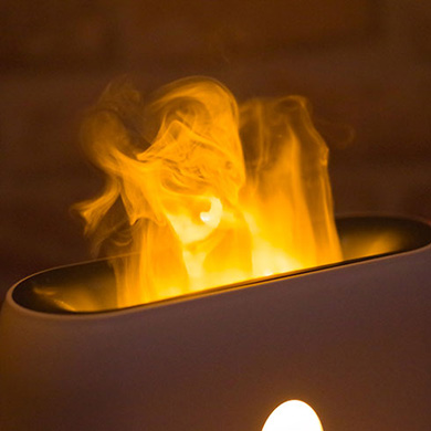 卓上加湿器「揺れる炎をおうちで楽しむ『ミストでTAKIBI』」