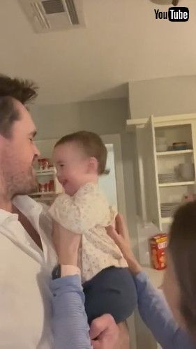 「Toddler Says Dada Each Time Her Mom Asks to Say Mama - 1286308」