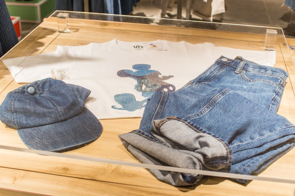 「MICKEY STANDS」コーディネートの画像