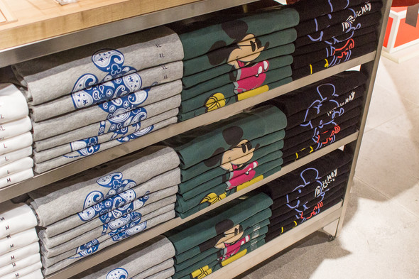 Tシャツのディスプレイの画像